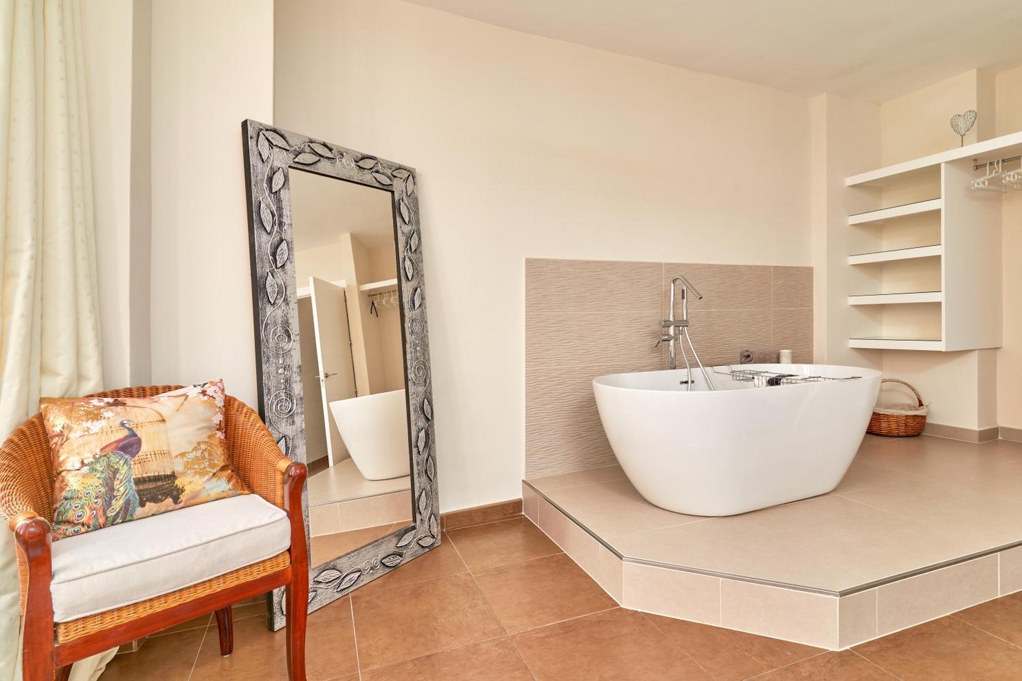 Luxury 1St Floor Apartment In Nerja Extérieur photo